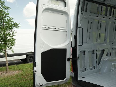 New 2025 Mercedes-Benz Sprinter 2500 image 27