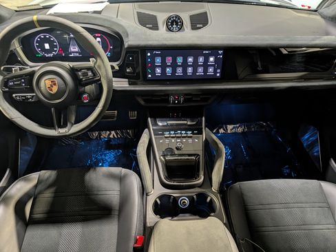 Certified 2025 Porsche Cayenne Turbo GT AWD/4WD image 7