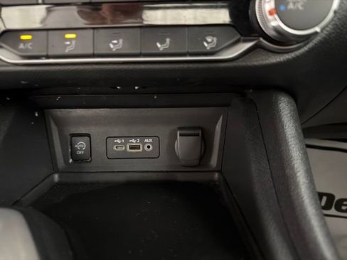 Used 2024 Nissan Sentra SV FWD image 18