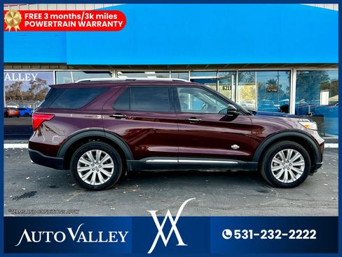 Used 2022 Ford Explorer King Ranch w/ Premium Technology Package image 8