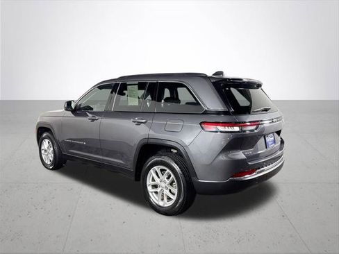 Certified 2023 Jeep Grand Cherokee Laredo X AWD/4WD image 9