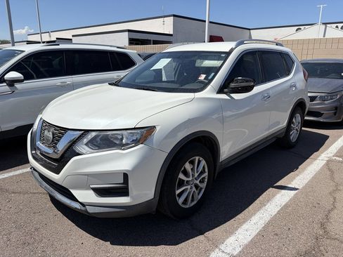 Used 2018 Nissan Rogue SV FWD image 4