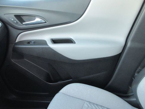 Used 2024 Chevrolet Equinox LS w/ LS Convenience Package image 31