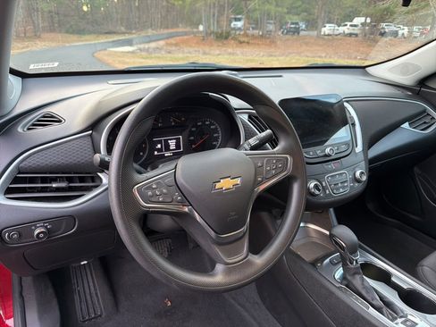 Used 2024 Chevrolet Malibu LT image 8