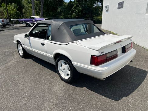 Used 1993 Ford Mustang LX RWD image 21
