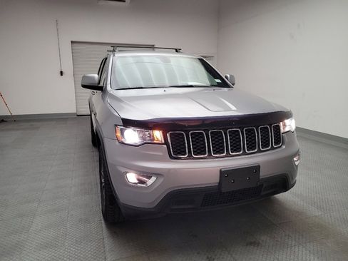 Used 2018 Jeep Grand Cherokee Laredo image 14