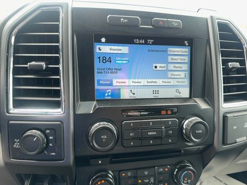 Used 2017 Ford F250 XLT w/ XLT Premium Package AWD/4WD image 16