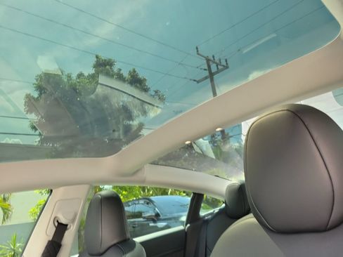 Used 2023 Tesla Model 3 Standard Range RWD image 17
