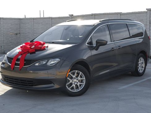 Used 2020 Chrysler Voyager Lxi image 5