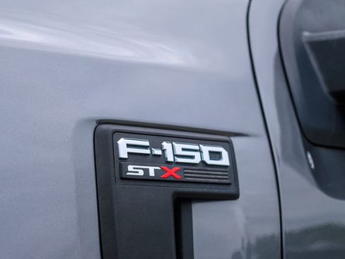 Used 2022 Ford F150 XL w/ STX Appearance Package RWD image 4
