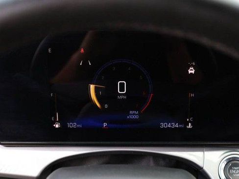 Used 2025 Chevrolet Trax LT w/ LT Convenience Package FWD image 10