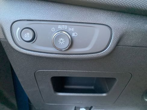 New 2025 Chevrolet TrailBlazer LT w/ Convenience Package image 17