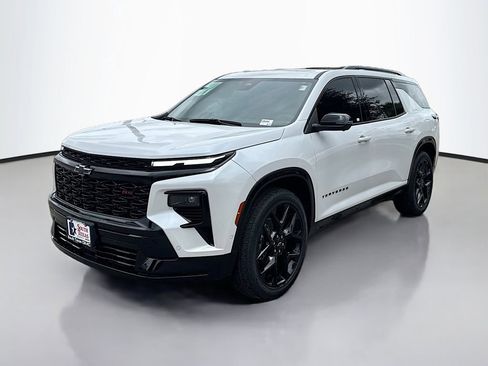 Used 2024 Chevrolet Traverse RS FWD image 3