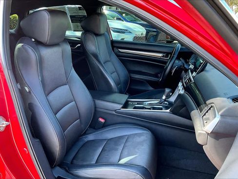Used 2019 Honda Accord Sport image 9
