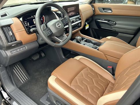New 2026 Nissan Pathfinder Platinum AWD/4WD image 14
