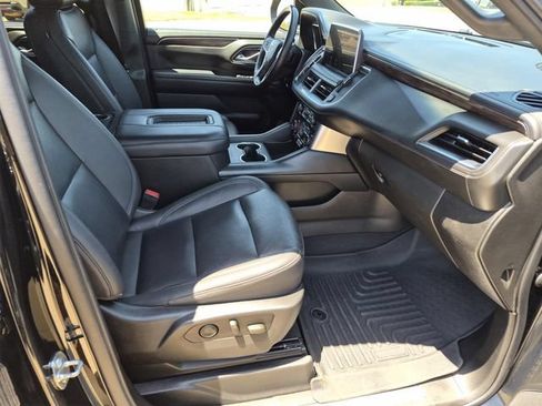Used 2022 Chevrolet Suburban Z71 AWD/4WD image 11