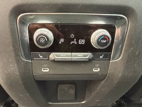 Used 2023 GMC Yukon Denali AWD/4WD image 30
