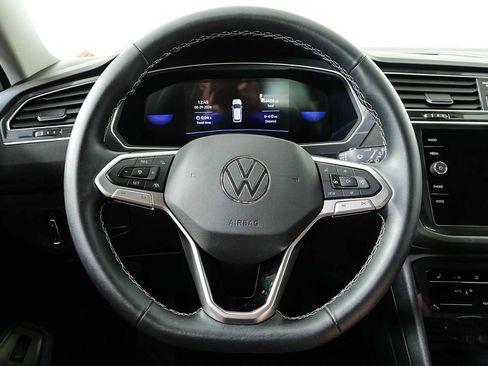 Certified 2024 Volkswagen Tiguan SE FWD image 12