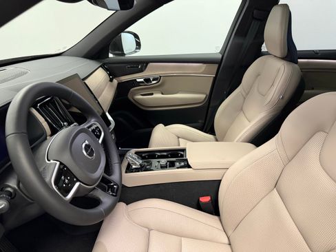 New 2026 Volvo XC90 B6 Ultra w/ Protection Package Premier image 17