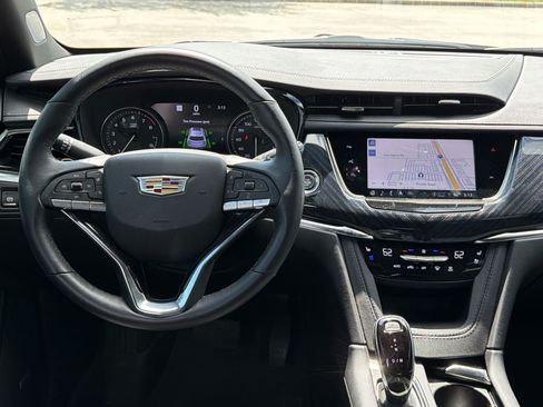 Used 2024 Cadillac XT6 Premium Luxury w/ Technology Package FWD image 28