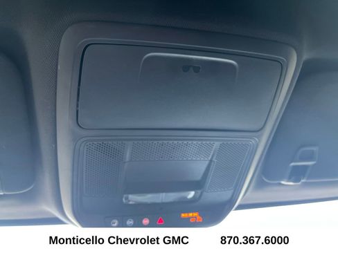 Used 2025 Chevrolet Equinox LT w/ Convenience Package II image 21