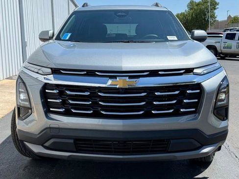 New 2026 Chevrolet Equinox LT w/ Convenience Package II FWD image 13