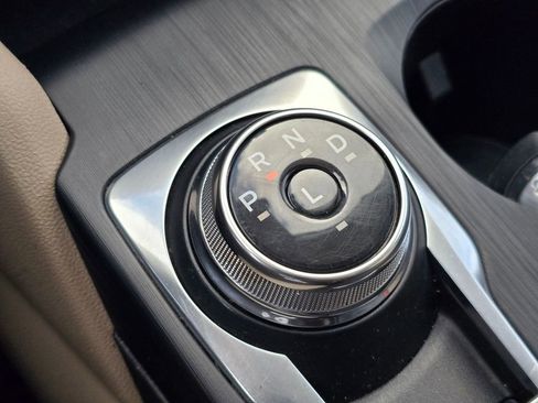 Used 2022 Ford Escape Titanium image 32