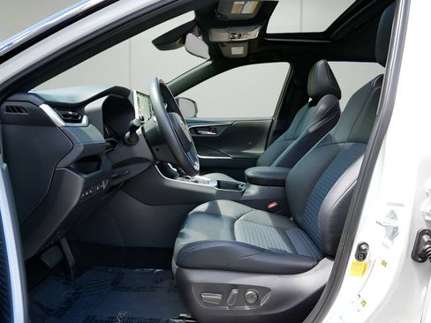 Used 2019 Toyota RAV4 XSE w/ XSE Weather Package AWD/4WD image 10