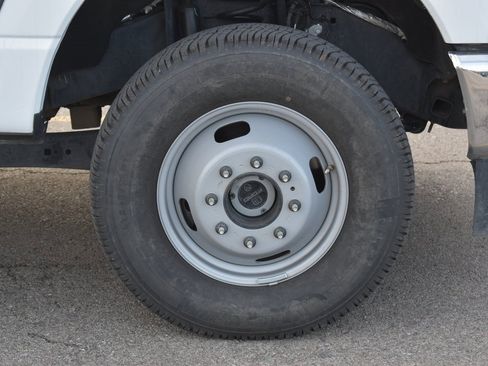 Used 2024 Ford F350 XL w/ 360-Degree Camera Package image 4