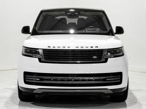Used 2022 Land Rover Range Rover Long Wheelbase SE image 2