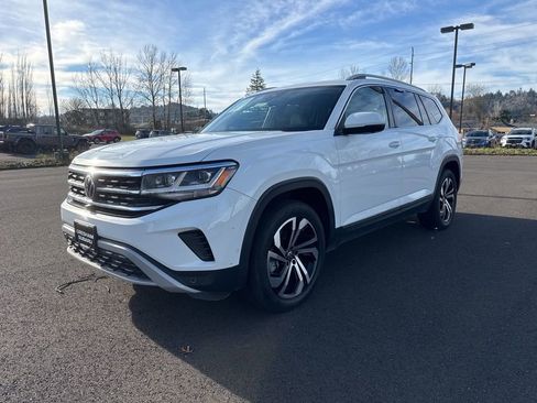 Used 2021 Volkswagen Atlas SEL Premium image 3