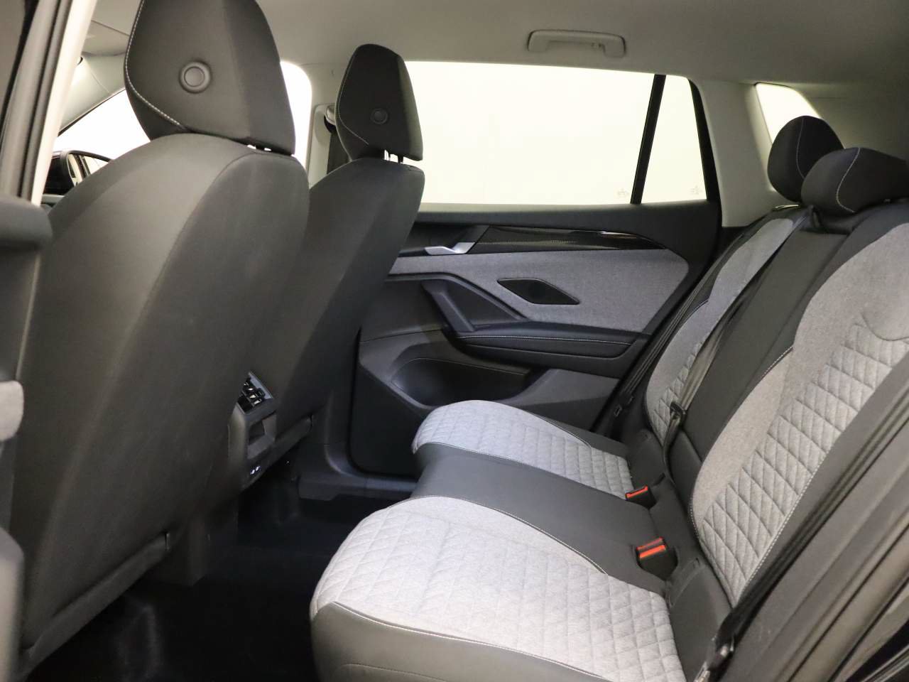 Used 2026 Volkswagen Tiguan S FWD image 17