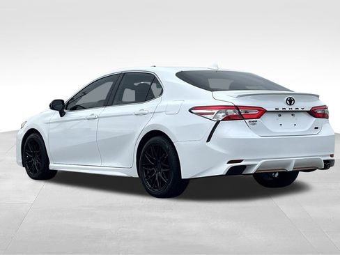 Used 2020 Toyota Camry SE image 25