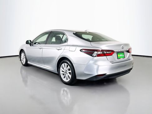 Used 2022 Toyota Camry LE image 7