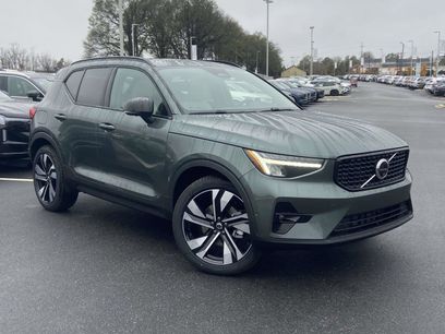 New 2026 Volvo XC40 B4 Plus w/ Climate Package