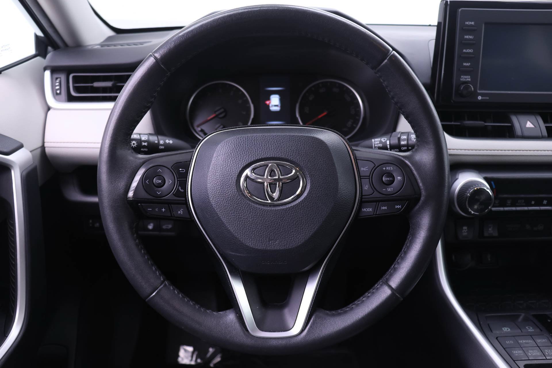 Used 2021 Toyota RAV4 XLE w/ Convenience Package AWD/4WD image 13