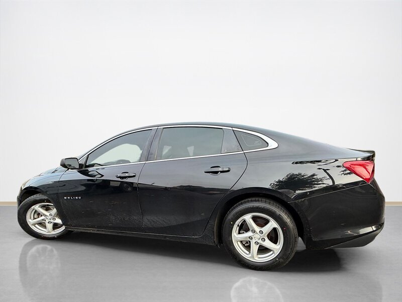 Used 2017 Chevrolet Malibu LS FWD image 9