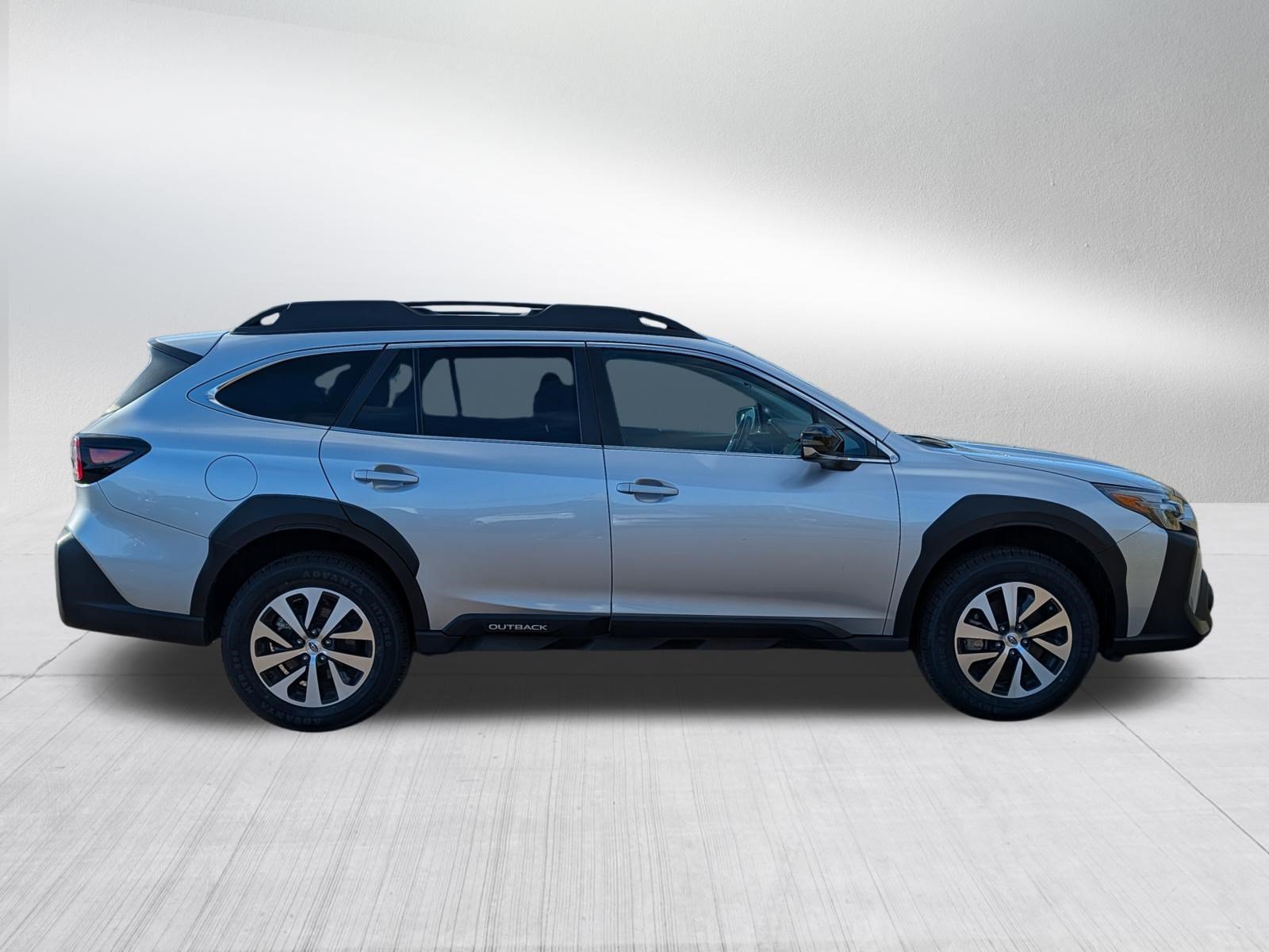 Used 2025 Subaru Outback Premium AWD/4WD image 8