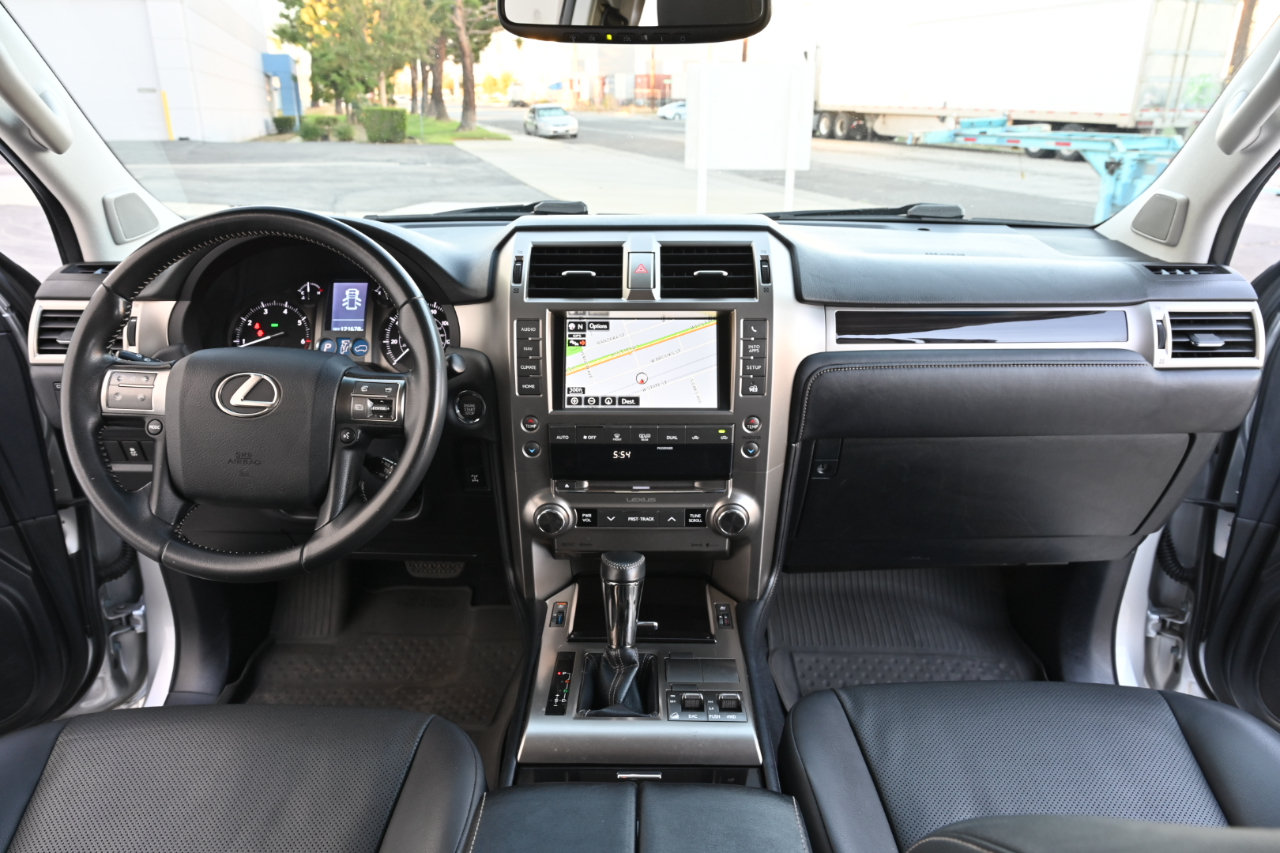 Used 2018 Lexus GX 460 w/ Navigation Package AWD/4WD image 10