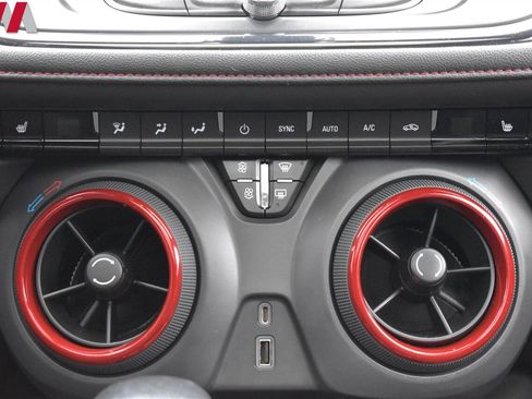 Used 2021 Chevrolet Blazer RS image 19