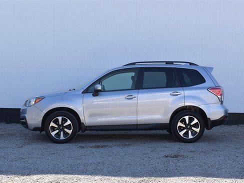 Used 2017 Subaru Forester 2.5i Premium w/ Protection Package #1 AWD/4WD image 9