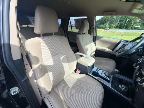 Used 2022 Toyota 4Runner SR5 AWD/4WD image 40