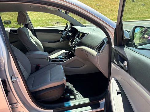 Used 2018 Hyundai Tucson SEL AWD/4WD image 28