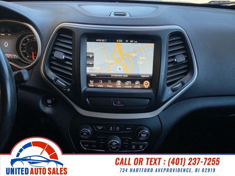 Used 2017 Jeep Cherokee Limited AWD/4WD image 16