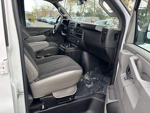 Certified 2022 GMC Savana 2500 w/ Driver Convenience Package image 25