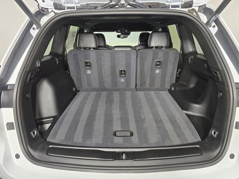 Used 2023 Jeep Grand Cherokee Altitude image 15