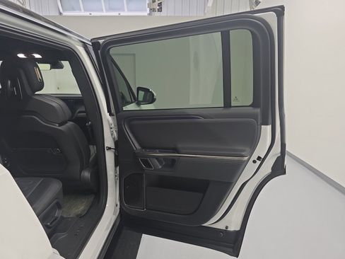 Used 2023 Rivian R1S Adventure AWD/4WD image 19