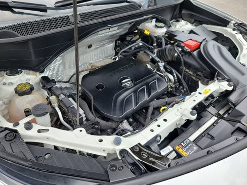 Used 2024 Buick Encore GX Sport Touring FWD image 37