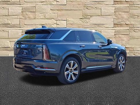 Used 2025 Cadillac Escalade IQ Luxury 2 AWD/4WD image 4
