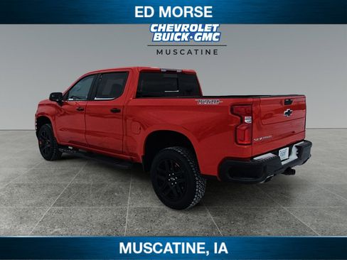 Used 2021 Chevrolet Silverado 1500 LT Trail Boss w/ Convenience Package II image 3